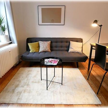 Gemuetlich - 2 Zimmer-Altbau, 24H Check-In Киль Экстерьер фото