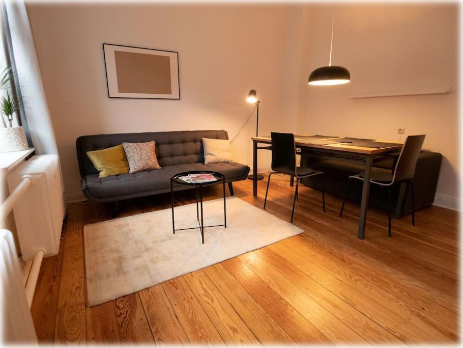Gemuetlich - 2 Zimmer-Altbau, 24H Check-In Киль Экстерьер фото